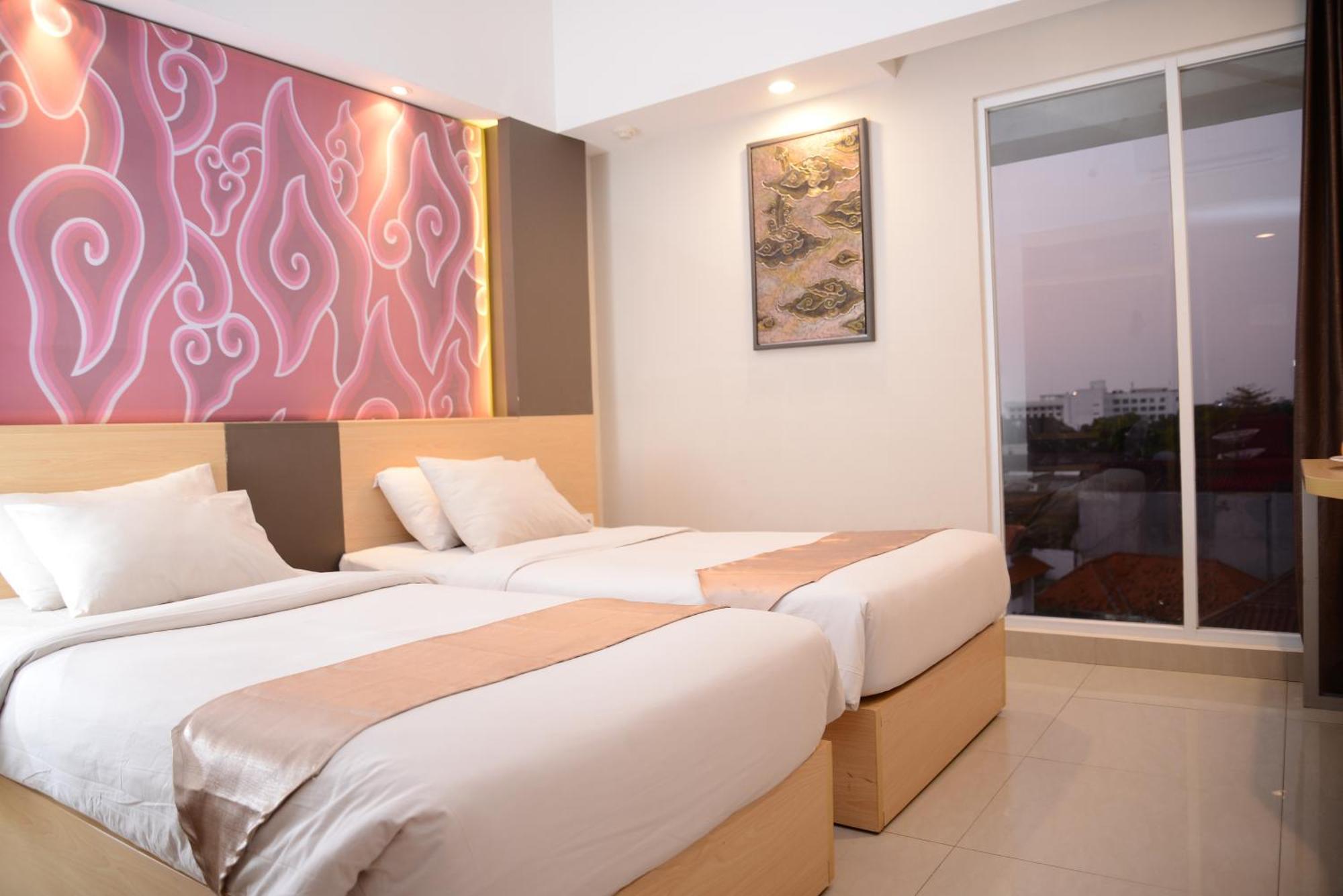 Metland Hotel Cirebon Esterno foto