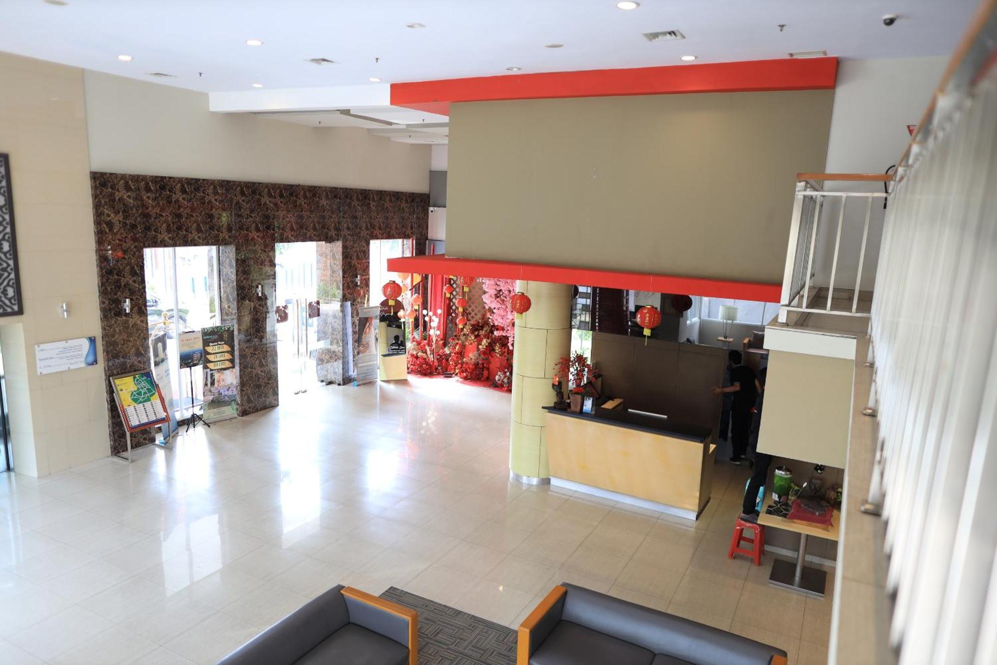 Metland Hotel Cirebon Esterno foto