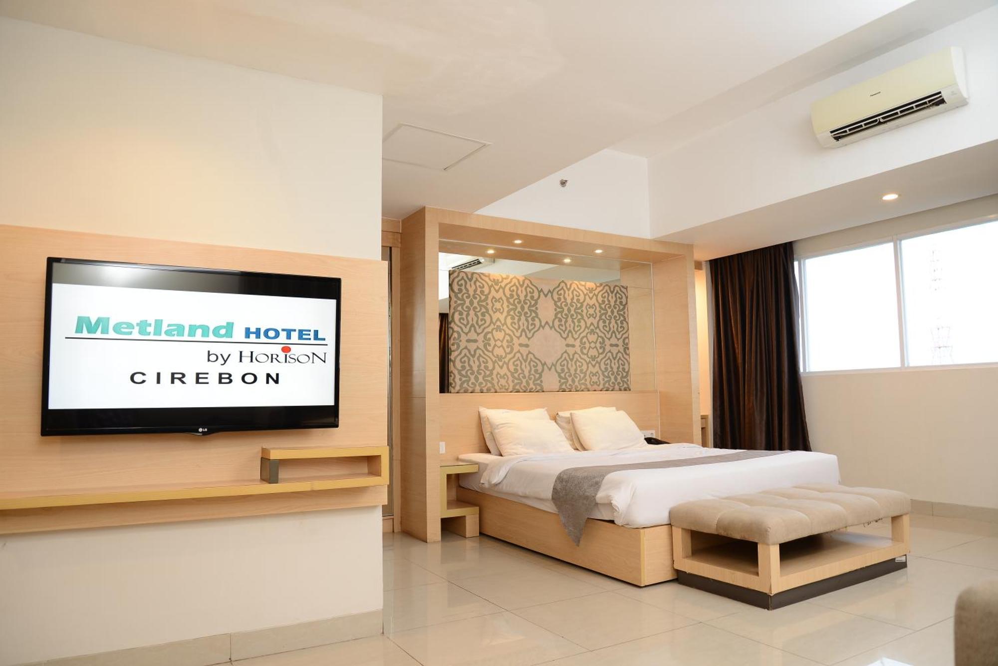 Metland Hotel Cirebon Esterno foto