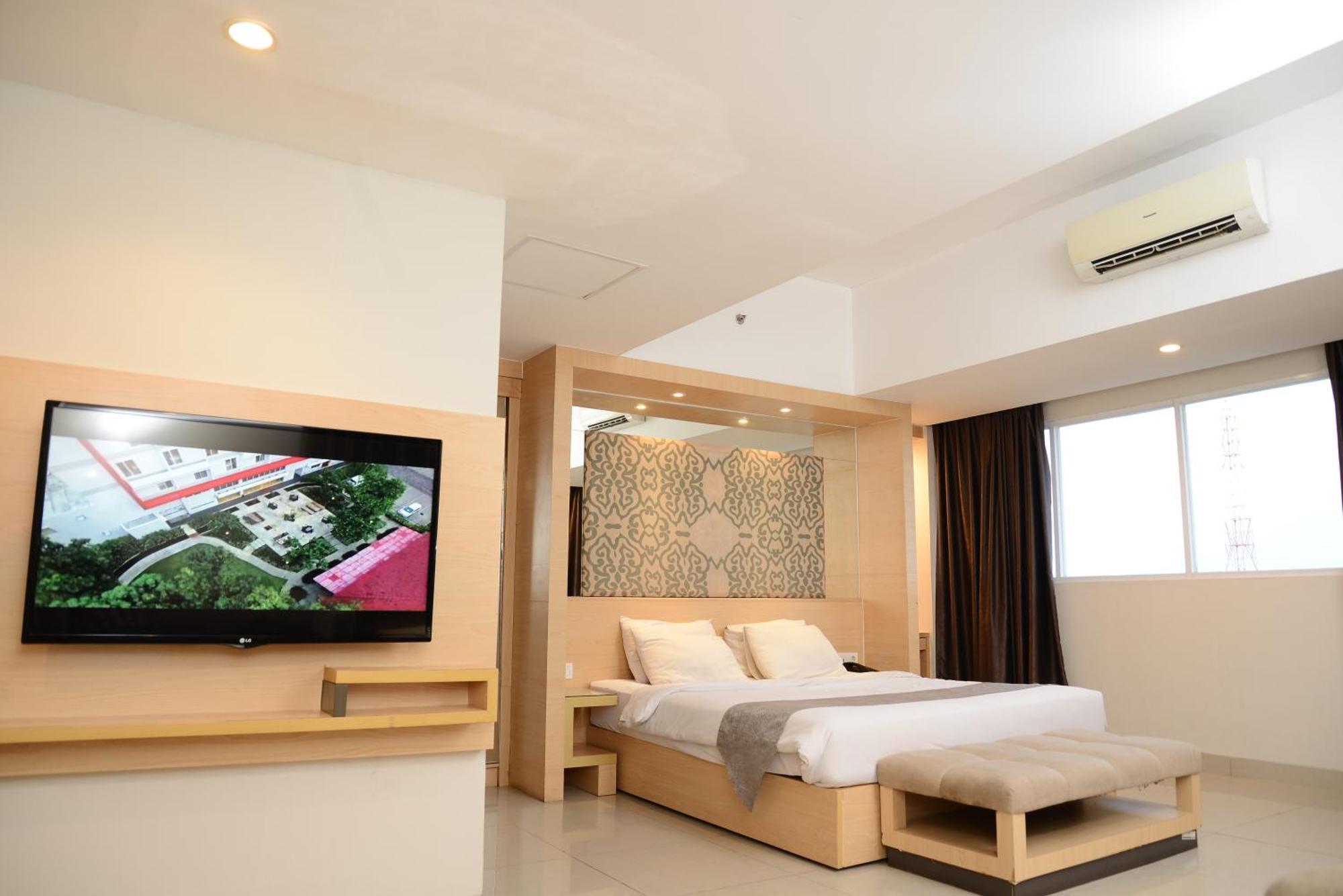 Metland Hotel Cirebon Esterno foto